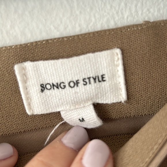 Song of Style Taupe Nude Pintuck seam Laurette Pants Size Medium - Picture 6 of 8